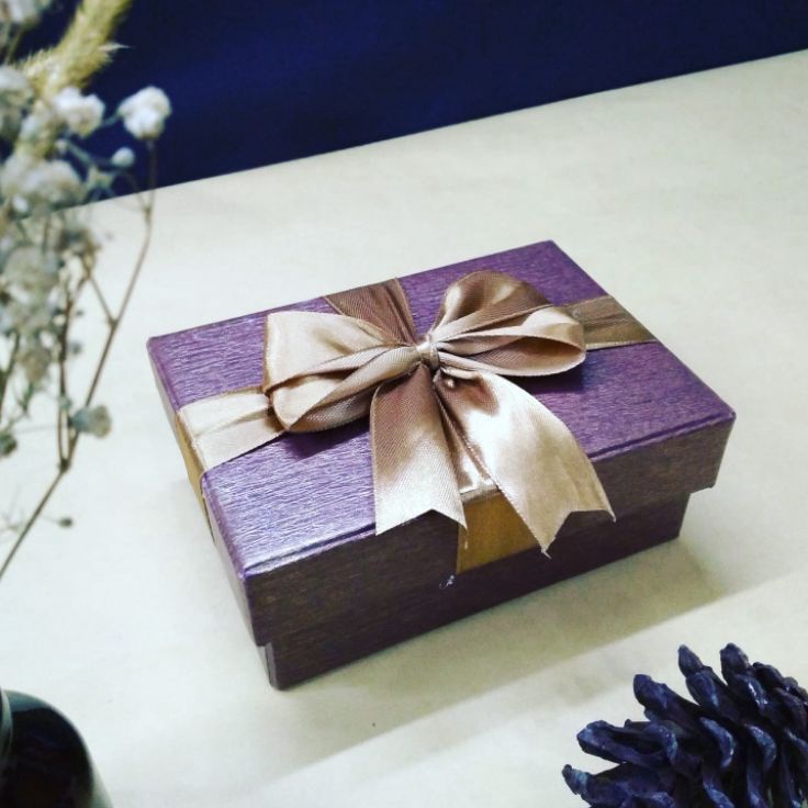 

Best Produk➮ kotak kado 12x9x4 cm berpita D87 ➤