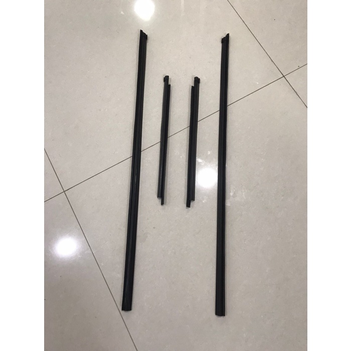 Para- Pelipit Kaca Luar Nissan Terrano