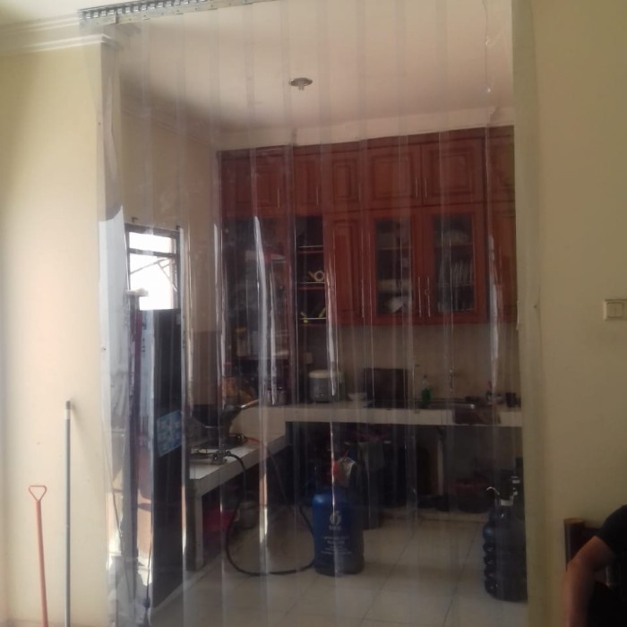pvc curtain 20cm x 3mm blue clear ready