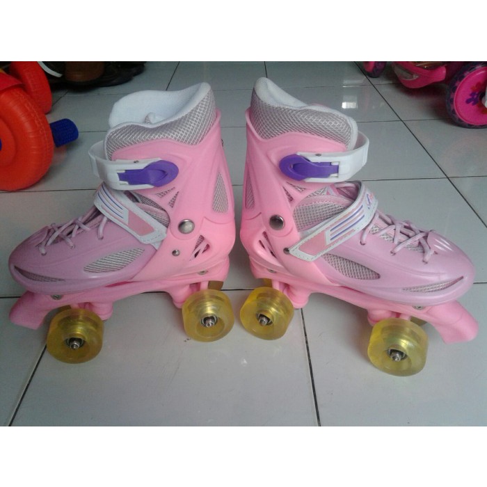 Bestseller Sepatu Roda 4 Ban Karet Inline Skate Sepatu Roda Anak Terbaru Diskon 