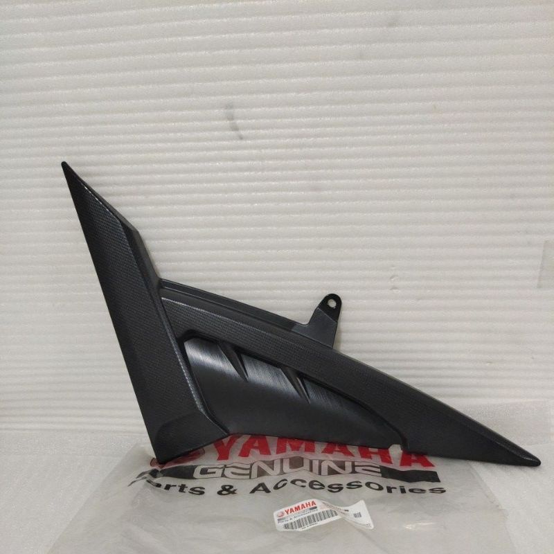 Coverside Body samping tutup Box Accu Aki Kanan Bawah Tangki YAMAHA Vixion Old lama ORIGINAL 3C1-F17
