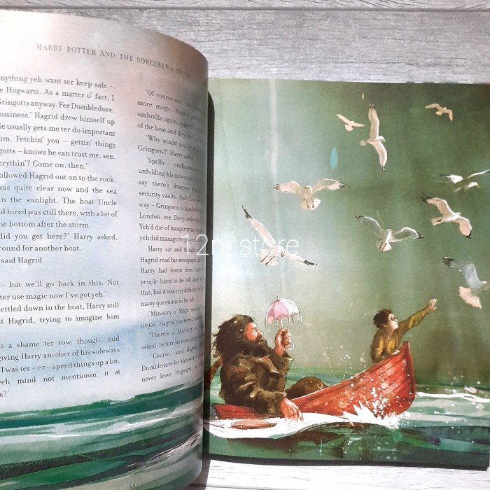 MUST HAVE HARRY POTTER ILLUSTRATED EDITION HARRY POTTER AND THE SORCERER'S STONE TERMURAH