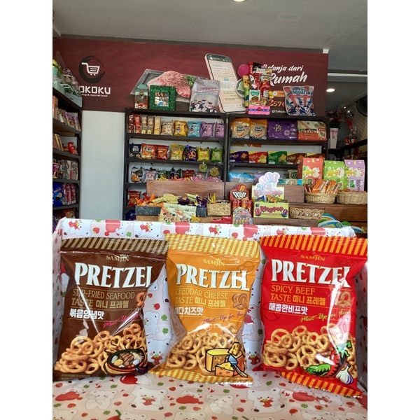 

Samjin Pretzel Korea Cheddar Cheese Fried Seafood Spicy Beef 85 gr