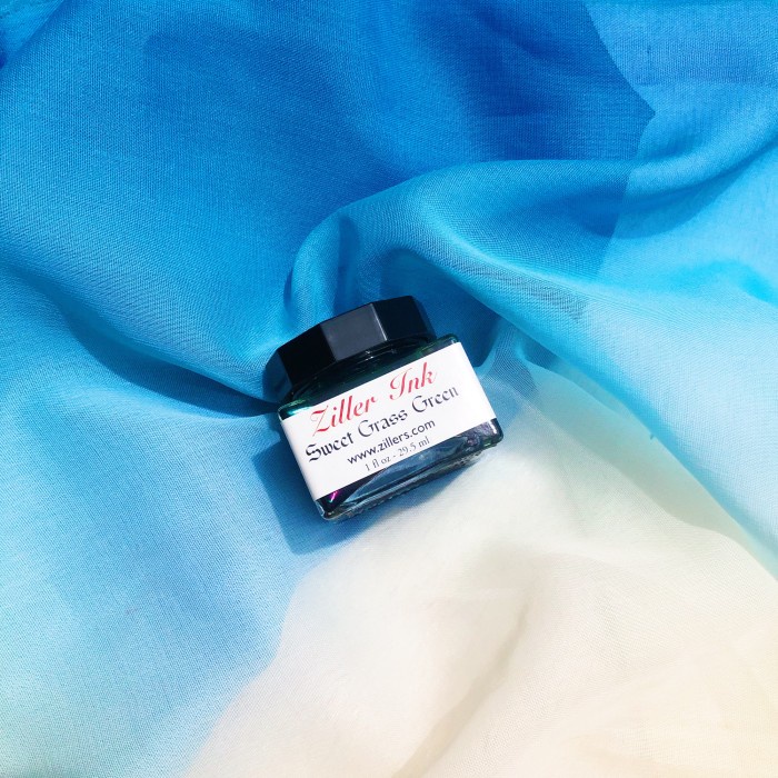 

Bestseller Ziller Calligraphy Ink / Tinta Kaligrafi In Sweet Grass Green