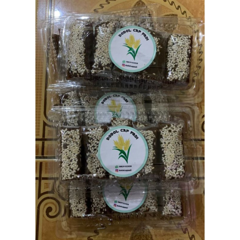 

' dodol wijen betawi bungkus mika isi 10pcs berat 250gr manis fresh lembut khas tangerang
