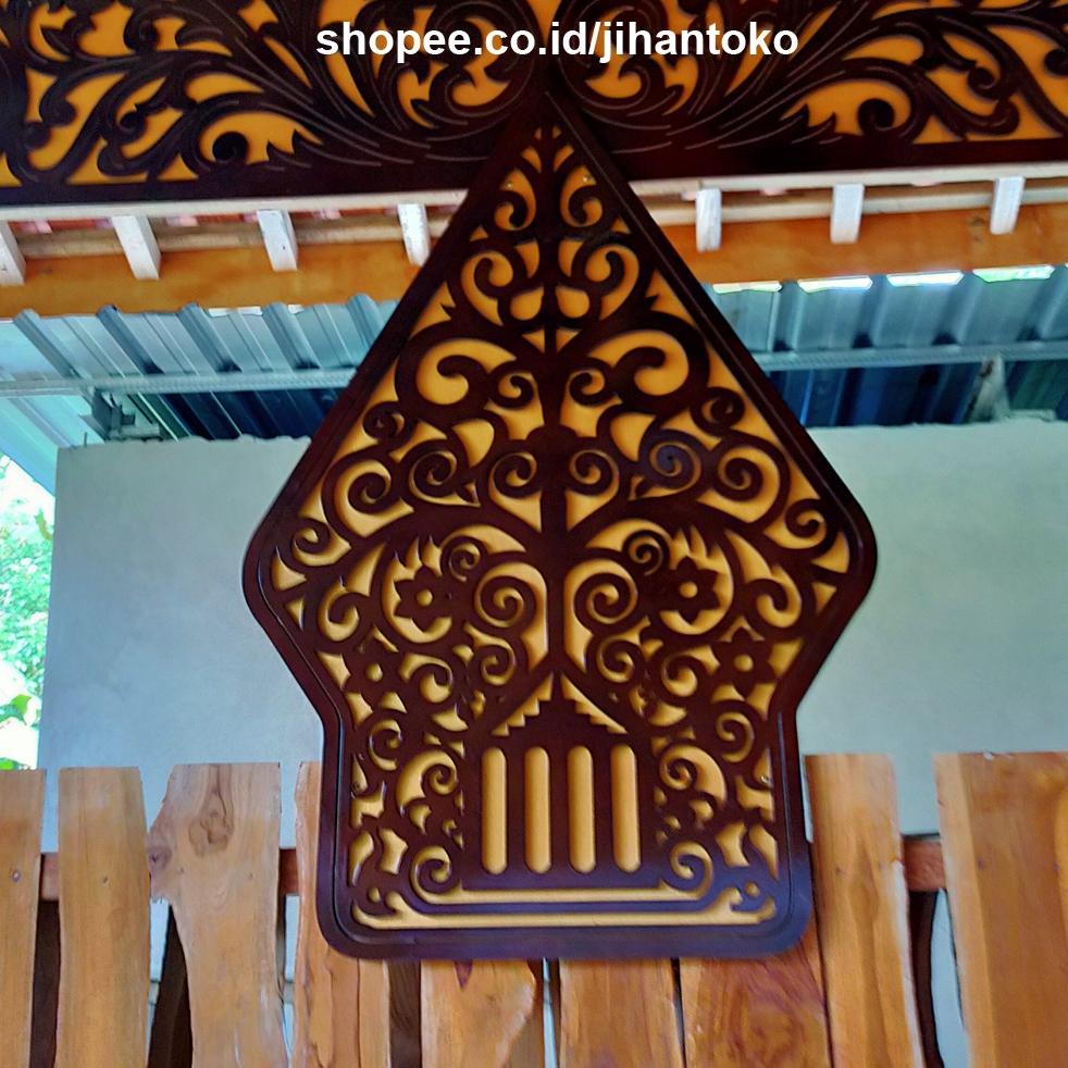 Gunungan Kayu Ukir Hiasan Dinding