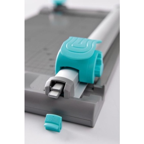 

-Trio Pemotong Sudut 4 In 1, Rotary R Trimmer, 13939. 5 Fungsi Dalam 1 Mesin