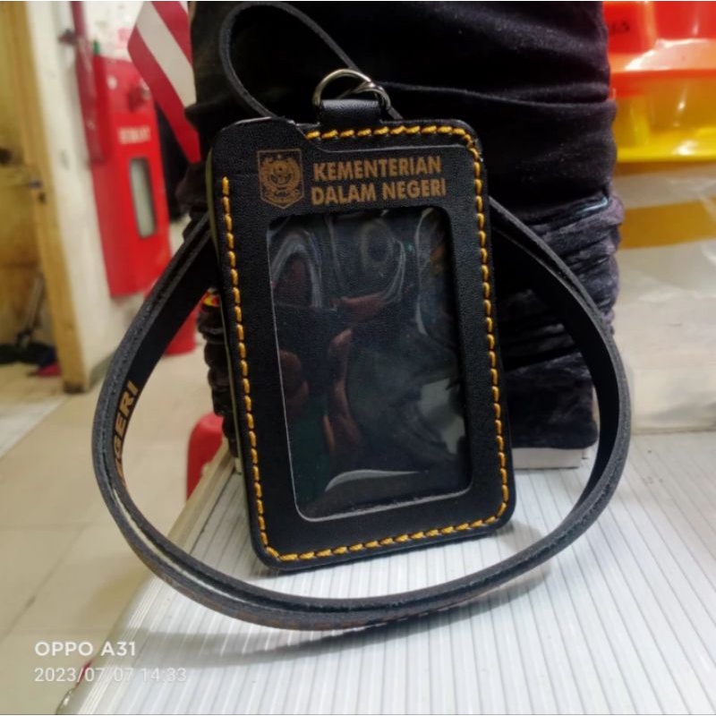 

HOLDER KALUNG ID CARD LOGO KEMENDAGRI HITAM BEST QUALITY PREMIUM