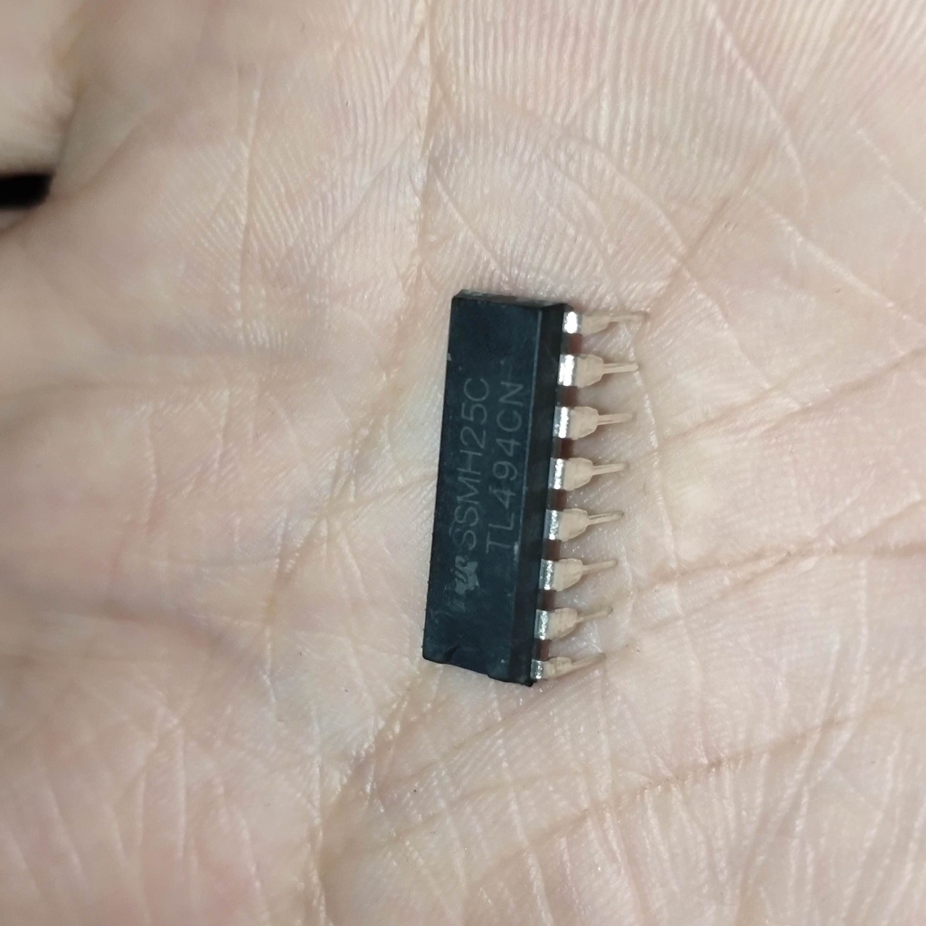 ( ISI 10) IC TL494CN ORIGINAL. IC TL 494 CN ORI