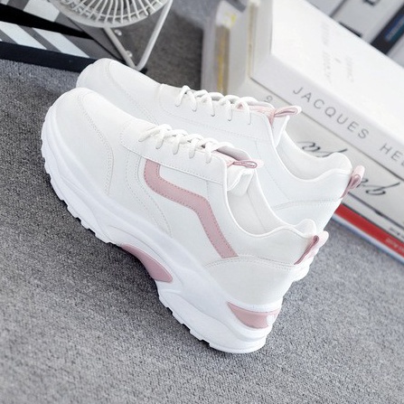 PALING DICARI Sepatu Sport Casual Wanita Import