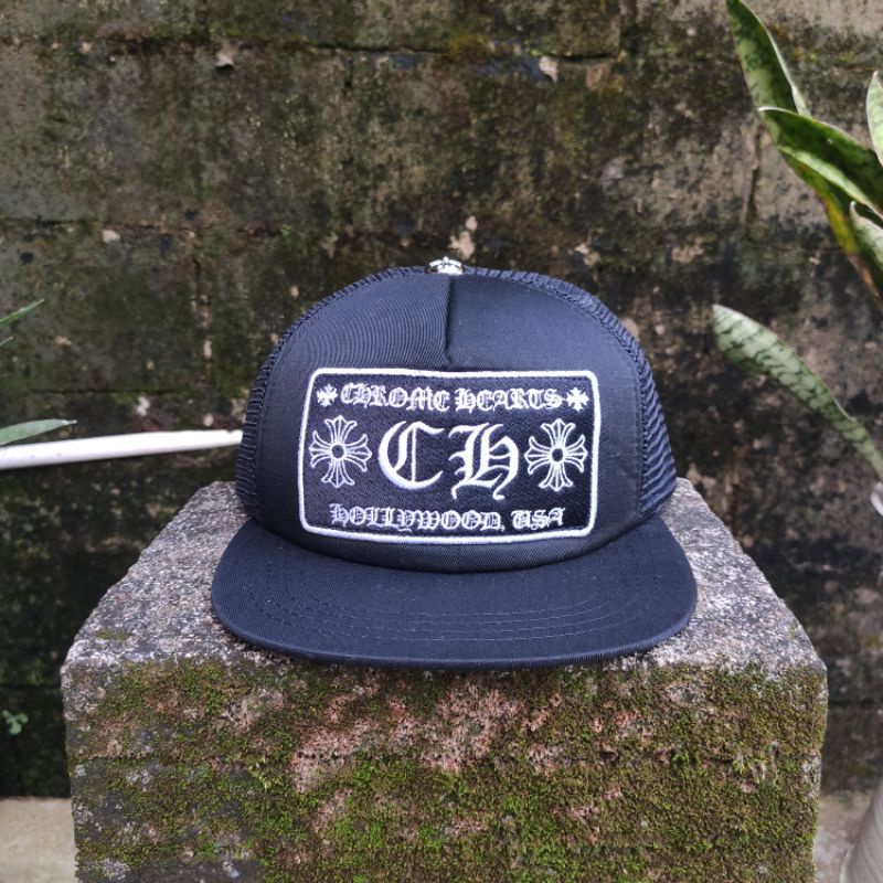 topi snapback chrome hearts