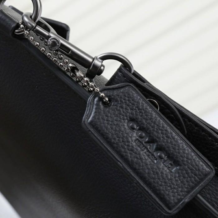 Coach Men Pebbled Leather Pouch Black