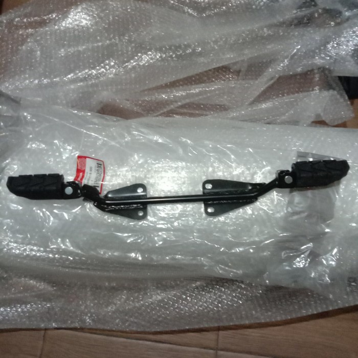 Footstep Depan Assy Honda VERZA 150cc original 50600 K18 900