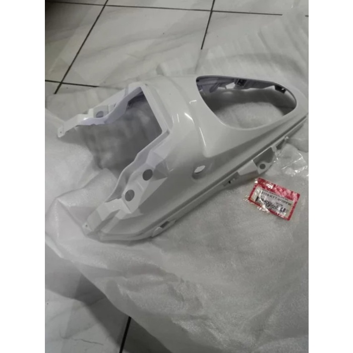 Cover Lampu Belakang Putih Honda Scoopy Karbu - 83750KYT940PFW ORIGINAL