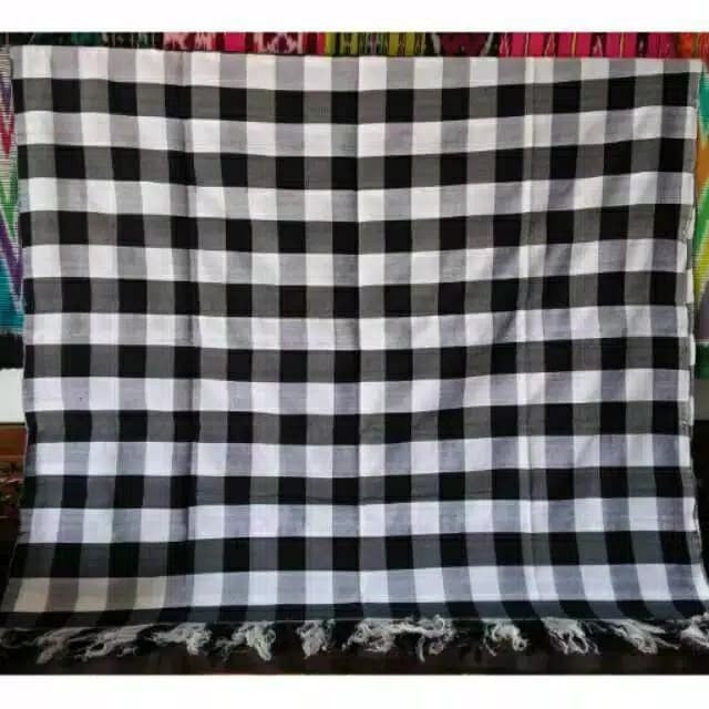 Kain Poleng Kotak Catur Hitam Putih Khas Bali