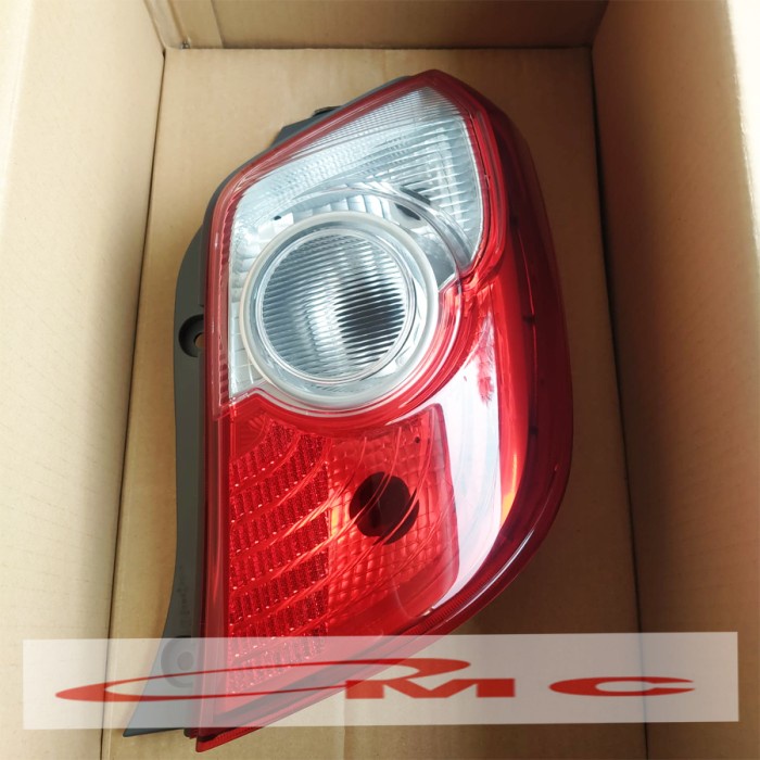 Lampu Stop Stop Lamp Belakang Kanan Daihatsu Ayla Agya 81551-BZ150-001 best deal