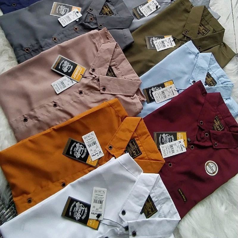 Hem Pria Polos Lengan Pendek