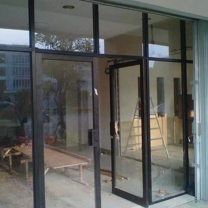 Partisi Penyekat Ruangan Alumunium Kaca