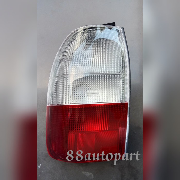 Stoplamp Mitsubishi L200 Strada/Lampu Belakang Mitsubishi L200 Strada Kode It081