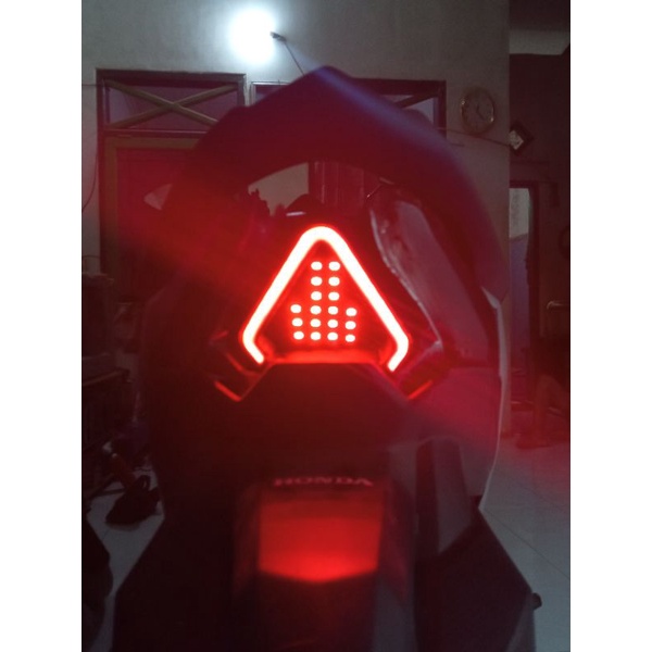 Variasi lampu belakang beat deluxe, beat street, beat esp warna Merah-Merah, hanya lampu tanpa mika