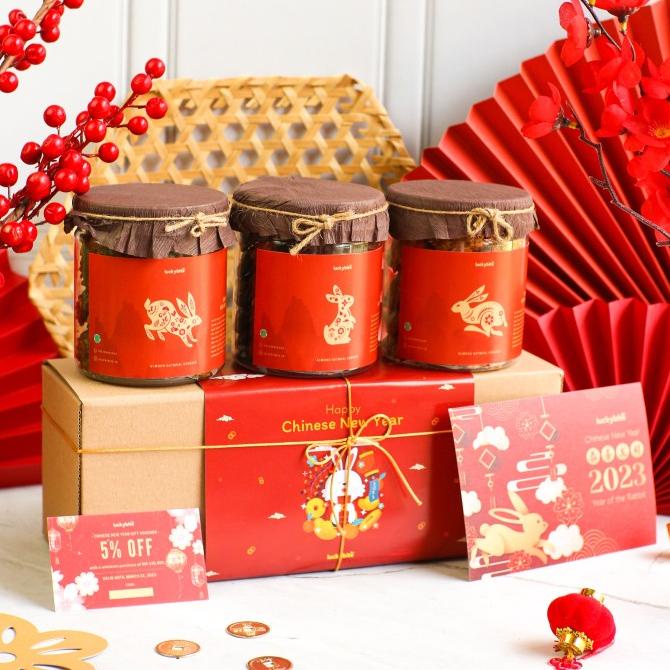 

+++++] Hampers Imlek / CNY Hampers - Cookies 3 Jar + FREE Greeting Card