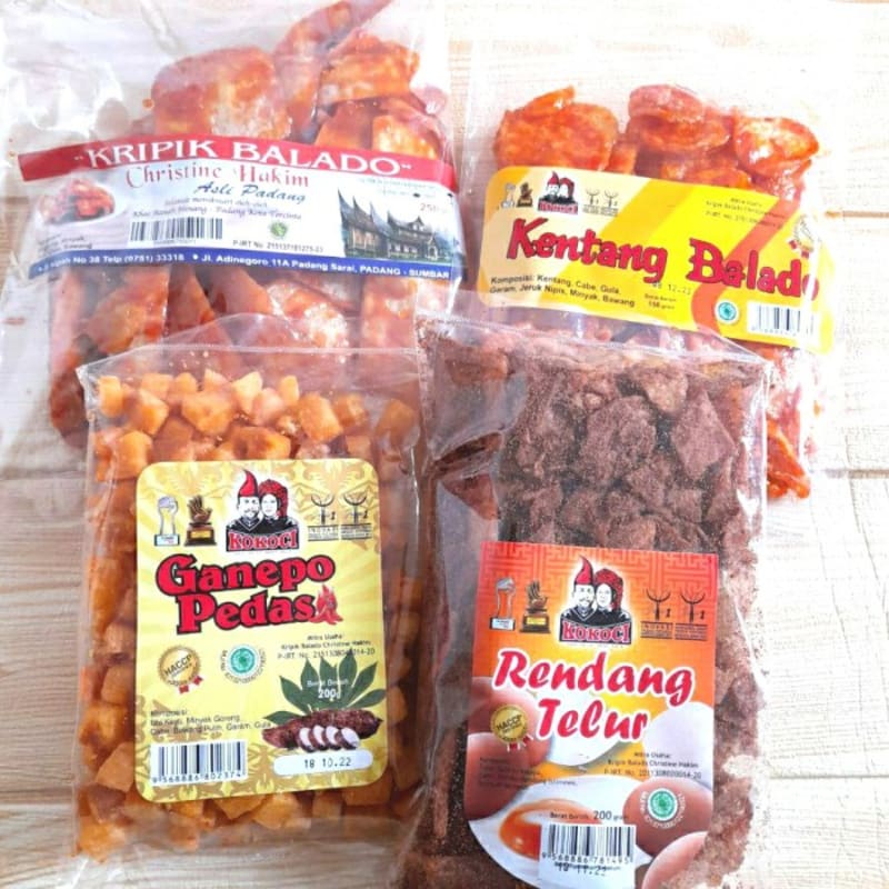 

Paket Oleh Oleh Khas Padang (Keripik Balado Ganepo Rendang Telur)