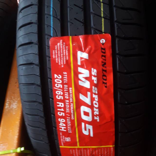 Dunlop LM705 205/65 R15 Ban Mobil Innova