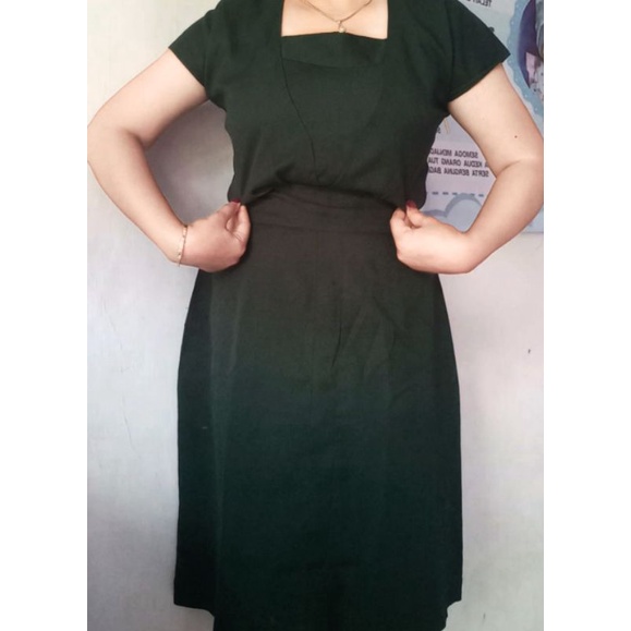 Dress hijau botol