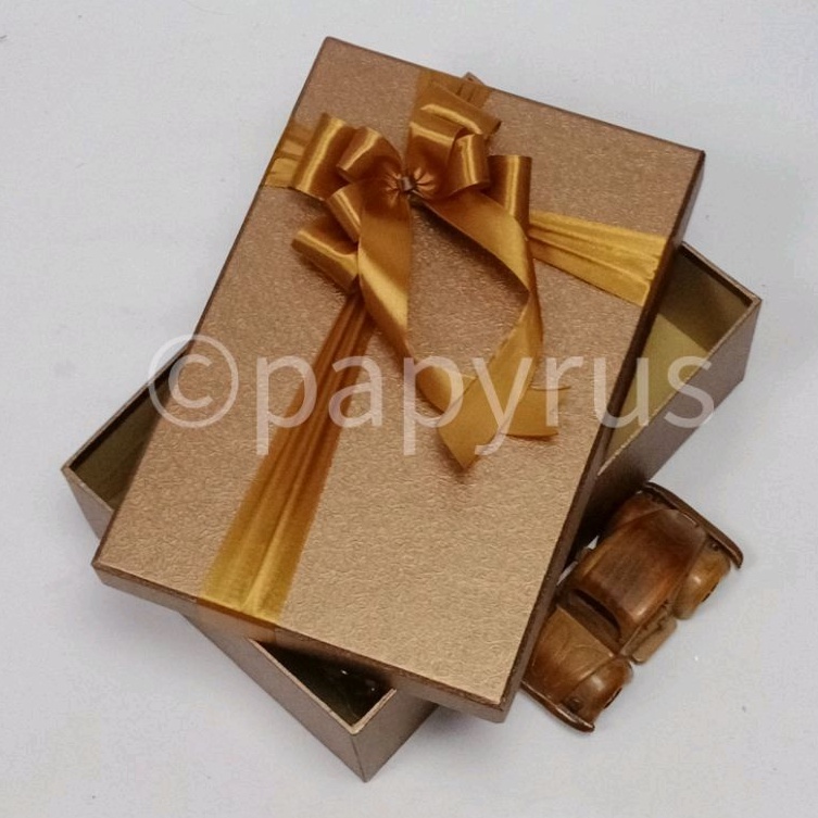 

Papyrus 20X30 Tinggi 5Cm Kotak Kado Gift Box Hadiah Kota Kado