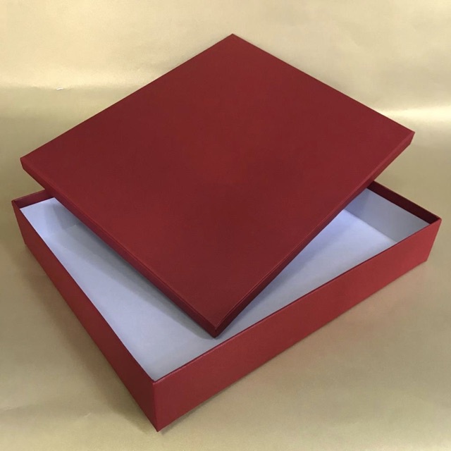 

Gift Box / Kotak Kado / Kotak Sederahan 30X25 Cm Tinggi 5Cm