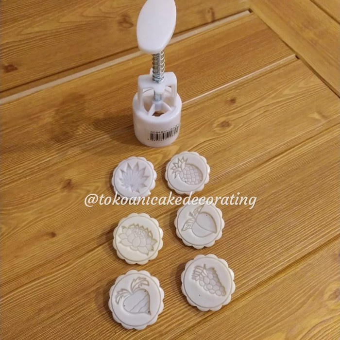 

✨Baru Moon Cake Mold Press Round 50Gr Set Of 6 Disc ∅ 4.5Cm Limited