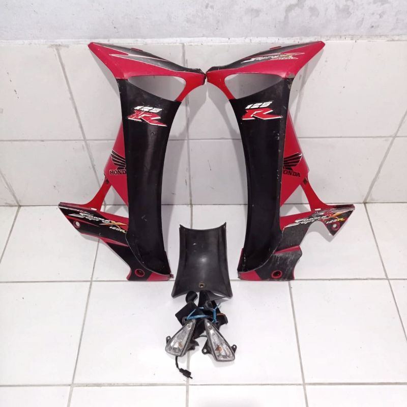 sayap cover body depan set sein Honda Supra x 125 Old 2005 2005 bekas ori copotan