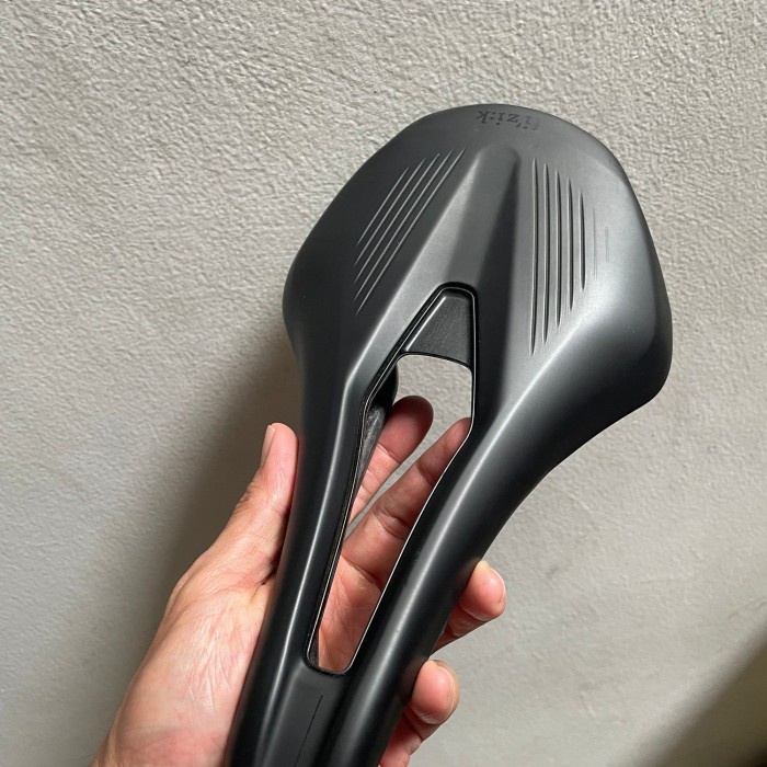 [Baru] Saddle Roadbike Fizik Sadel Rail Carbon 150Mm Berkualitas