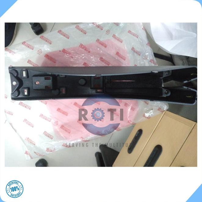 Daihatsu D58910-Bz050-B01 Box Assy Console Rr Sigra