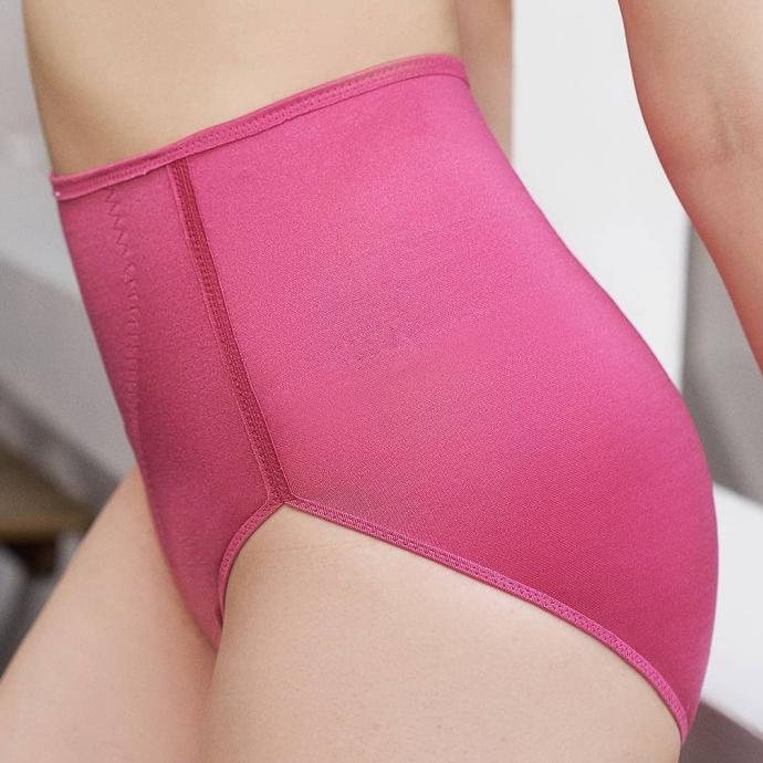 Wacoal Basic Collection Panty Maxi High Shape Pants / Celana Dalam