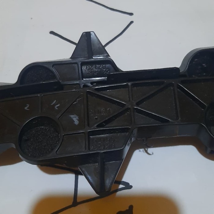 BRACKET / BREKET BUMPER / BEMPER BELAKANG AVANZA XENIA 2012 s/d 2015 star