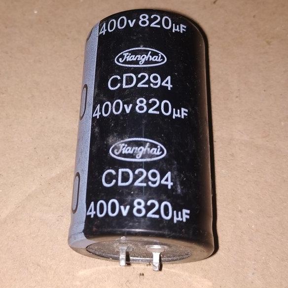 C Elko Elco 820uF 400V 820 uF 400 V SNAP IN