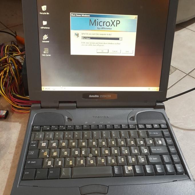 (TRB) LAPTOP JADUL TOSHIBA SATELITE 2520CDS PENTIUM MINUS LAYAR