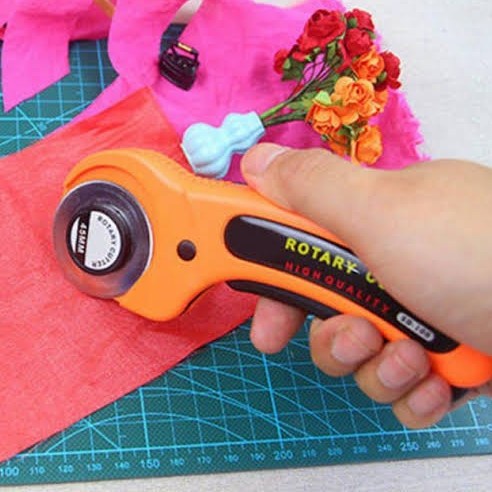 

LEYAO Roller Blade Pisau Cutter Putar Alat Potong Kertas Kain Bahan