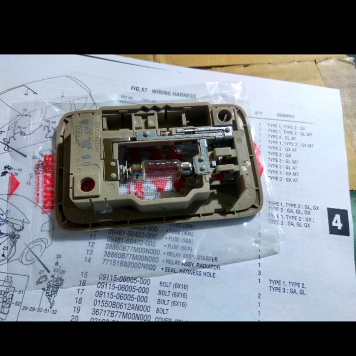 LAMPU PLAFON BELAKANG ERTIGA ORIGINAL