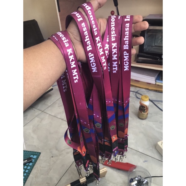 

lanyard kalung kartu keren