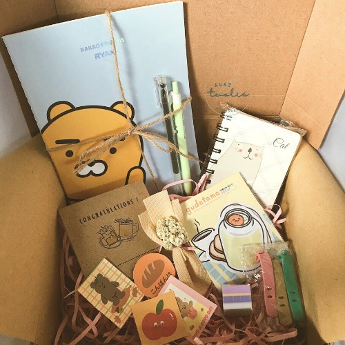 

HAMPERS STATIONERY JOURNAL KIT WISUDA ULANG TAHUN GIFT BOX SET B