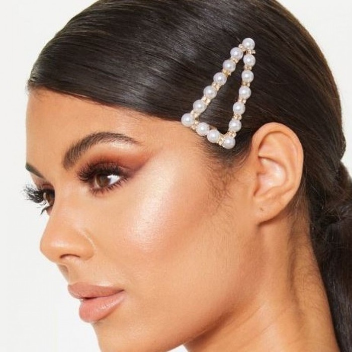 -NO BRAND- TRIANGLE PEARL HAIR CLIP