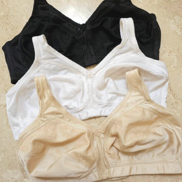 BRA TRIUMPH TANPA KAWAT TANPA BUSA (WACOAL LULUDI UNIQLO WIRELESS M&S