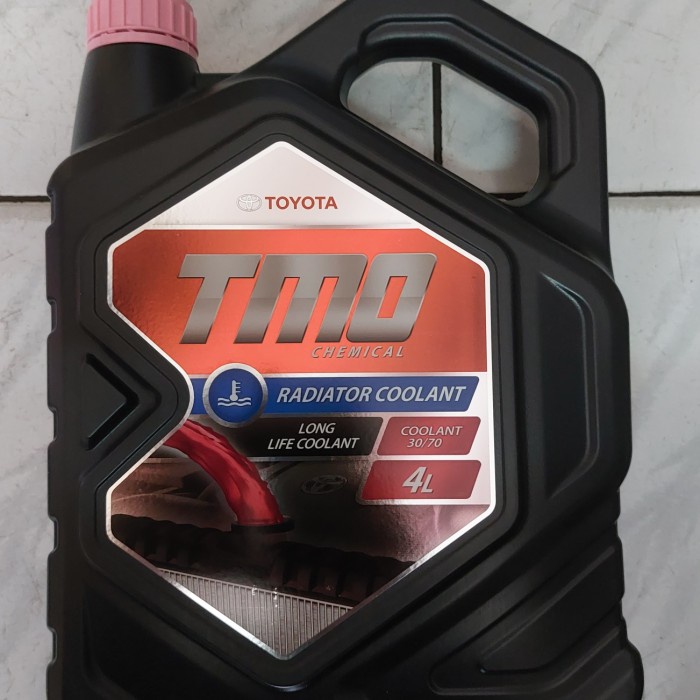 Air Radiator Mobil Air Coolant Tmo Toyota 30/70 Long Merah Pink