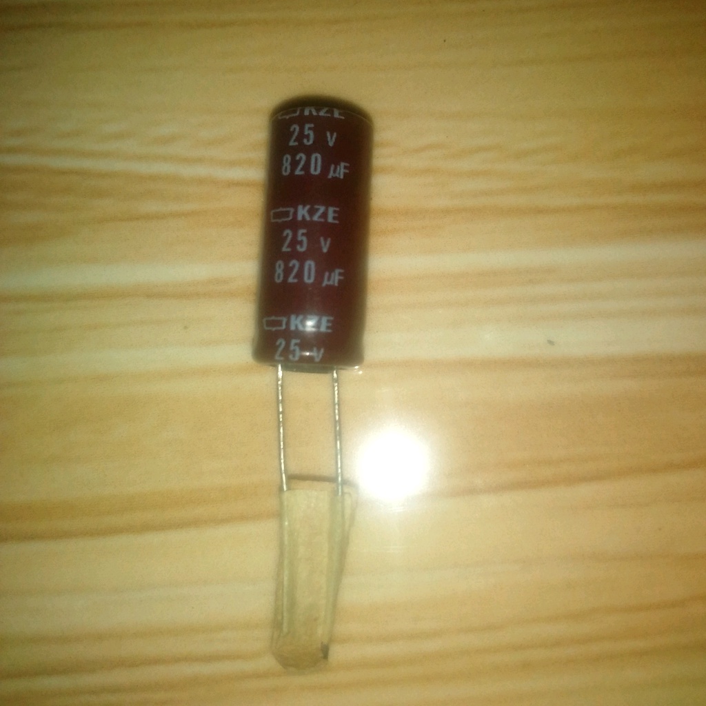 C Elco Elko 820uF 25V 820 uF 25 V