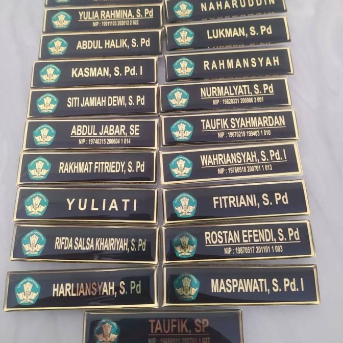 

NAMA DADA, NAMETAG, PIN NAMA, KUNINGAN + PENITI/MAGNET GOLD