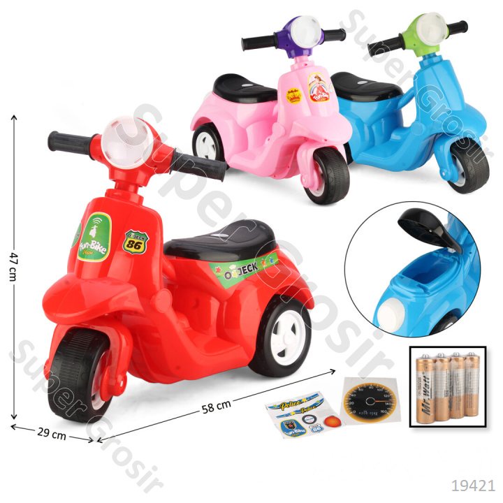 Mainan Anak Tunggangan Sepeda Motor Vespa +_Musik Fun Bike Vespa
