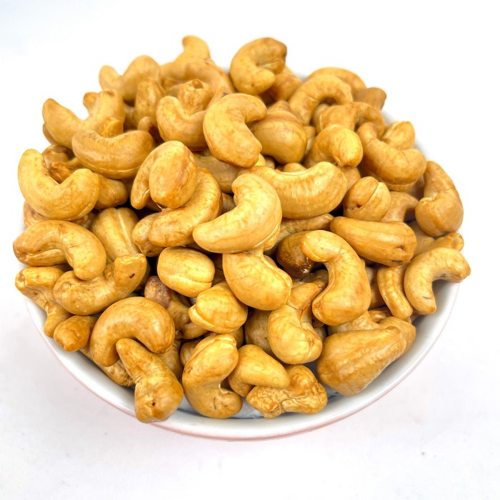 

Kacang Mete Mede Utuh Matang Oven Panggang Asin 500Gr