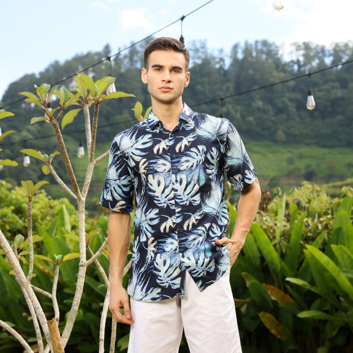 RICARDO Kemeja Pria Motif Daun Lengan Pendek Tencel 32307